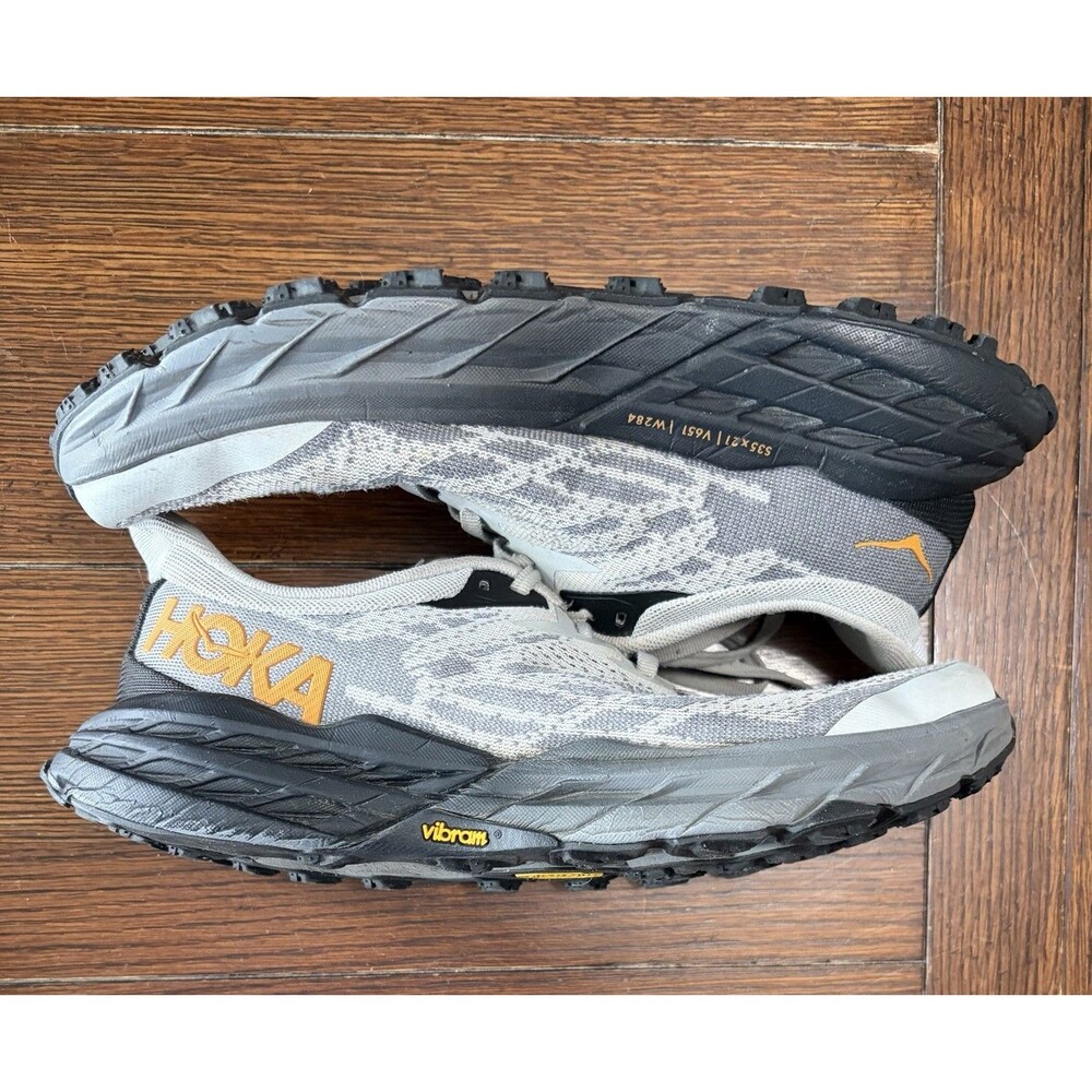 Hoka Speedgoat 5 Mens 7.5 2E Wide Trail Running Shoes Light Grey Vibram